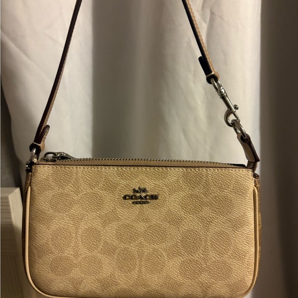 Coach Nolita 19 - Picture 1 of 4